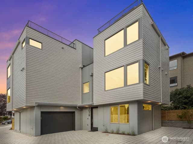 Property photo for 307 B Nw 52nd Street, Seattle photo 2