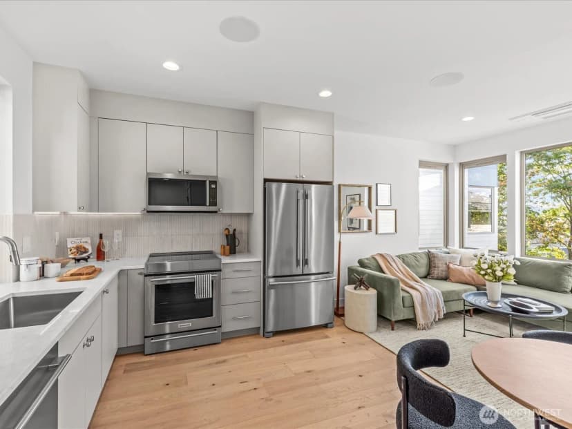 Property photo for 307 B Nw 52nd Street, Seattle photo 9