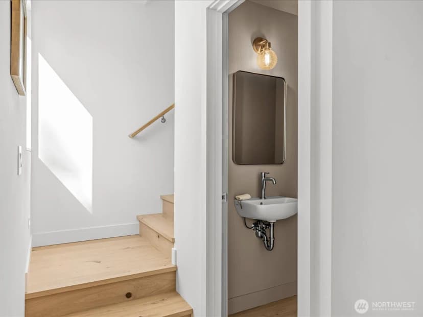 Property photo for 307 B Nw 52nd Street, Seattle photo 13