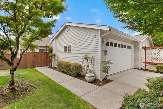 Property photo for 6304 Sheffield Lane E, Fife photo 4