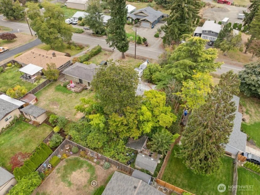 Property photo for 13205 160th Avenue Se, Renton photo 19