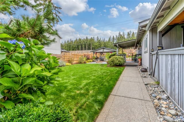Property photo for 20801 Bonanza Drive E, Bonney Lake photo 2