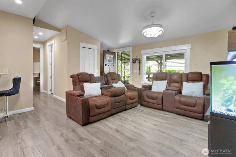 Property photo for 20801 Bonanza Drive E, Bonney Lake photo 7