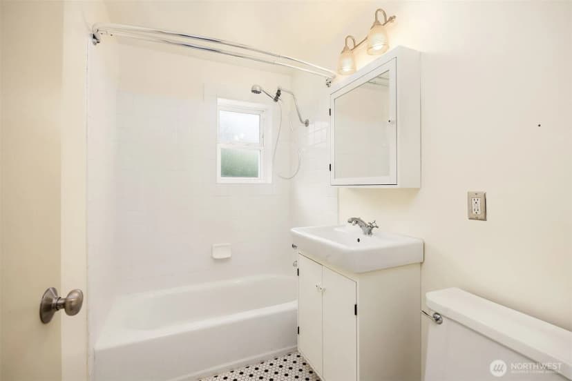 Property photo for 15329 Stone Avenue N, Shoreline photo 23