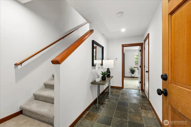 Property photo for 809 Nw 53rd Street #b, Seattle photo 3