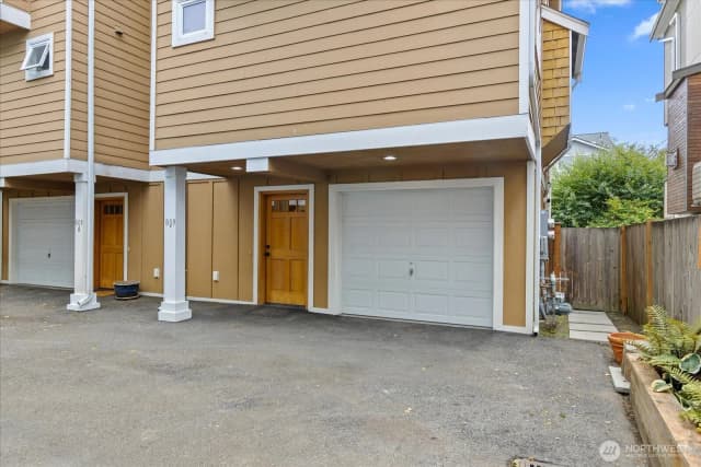 Property photo for 809 Nw 53rd Street #b, Seattle photo 2
