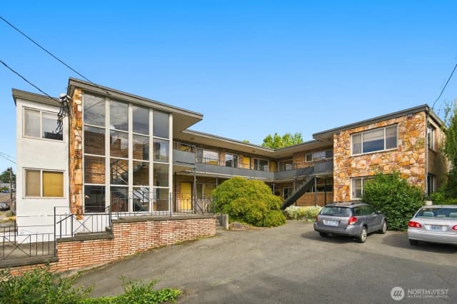 Property photo for 6530 24th Avenue Nw, Seattle photo 2