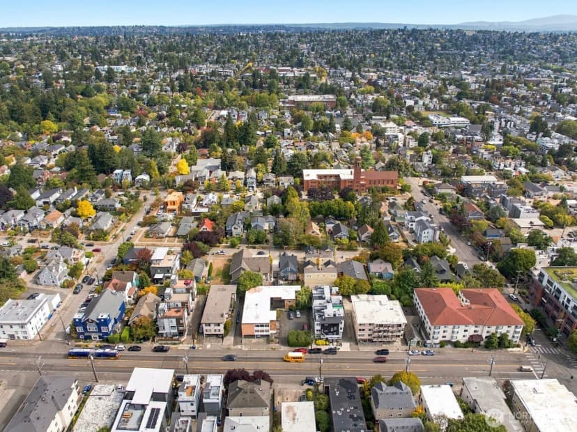 Property photo for 6530 24th Avenue Nw, Seattle photo 9
