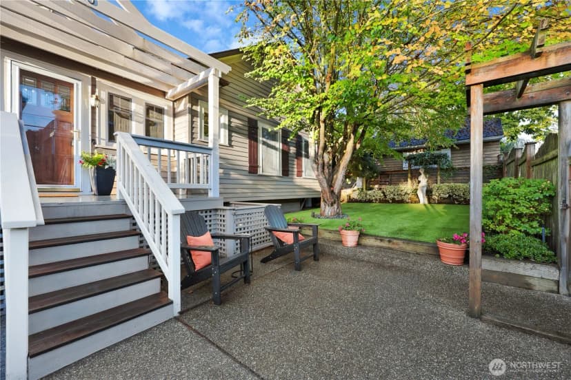 Property photo for 3780 Sw Grayson Street, Seattle photo 2