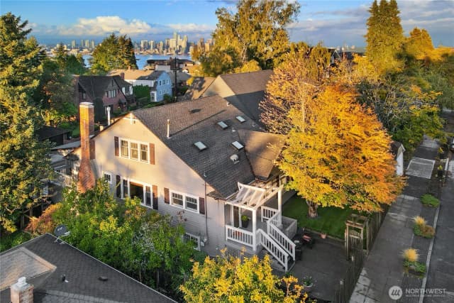 Property photo for 3780 Sw Grayson Street, Seattle