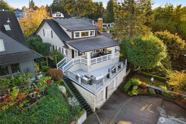 Property photo for 3780 Sw Grayson Street, Seattle photo 4