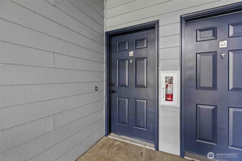Property photo for 10825 Se 200th Street #b102, Kent photo 3