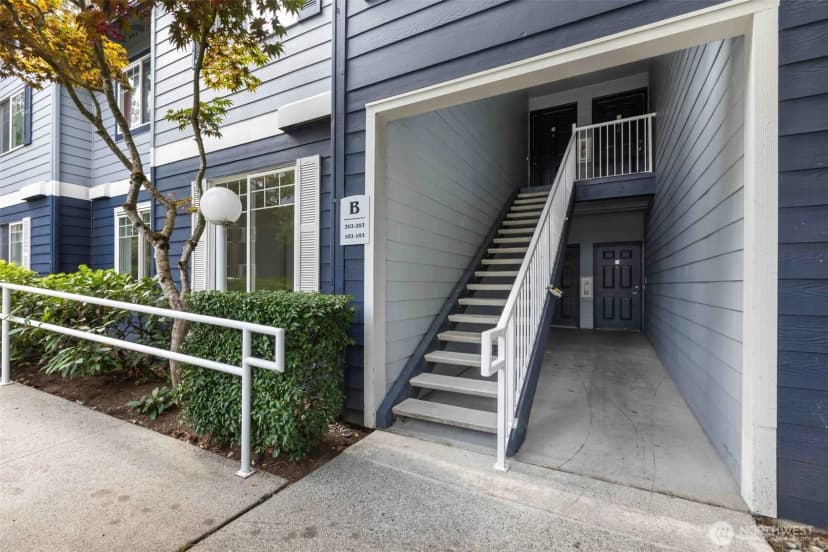 Property photo for 10825 Se 200th Street #b102, Kent photo 2