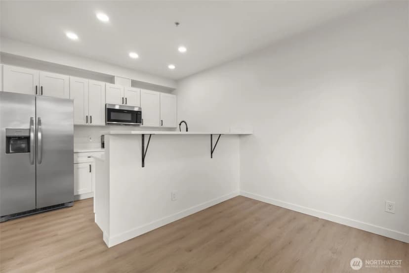 Property photo for 10825 Se 200th Street #b102, Kent photo 31