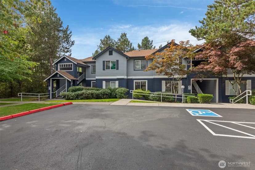 Property photo for 10825 Se 200th Street #b102, Kent
