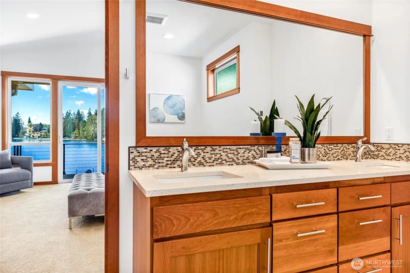 Property photo for 15924 E Shore Drive, Lynnwood photo 16
