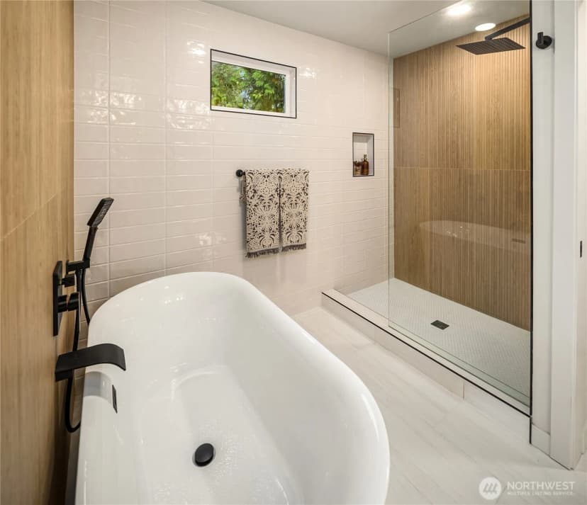Property photo for 10045 Ne 38th Ave #a, Seattle photo 22