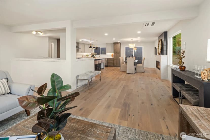 Property photo for 10045 Ne 38th Ave #a, Seattle photo 8