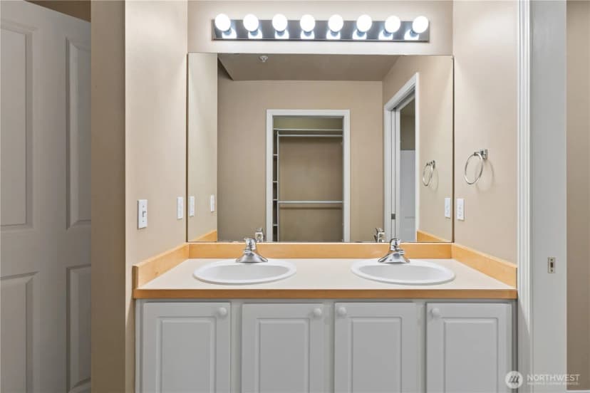 Property photo for 5230 Se 238th Lane, Issaquah photo 11