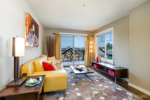 Property photo for 1909 10th Avenue W #201, Seattle photo 5