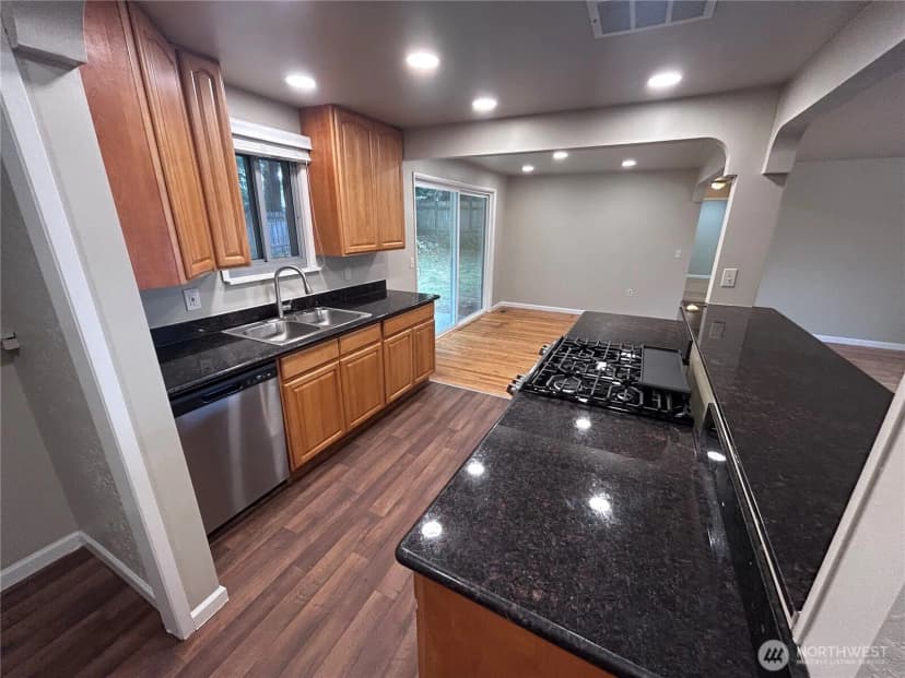 Property photo for 20812 25th Avenue S, Sea Tac photo 9