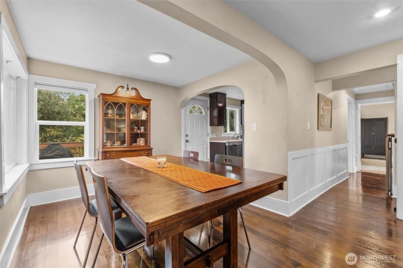 Property photo for 10808 53rd Avenue S, Seattle photo 6