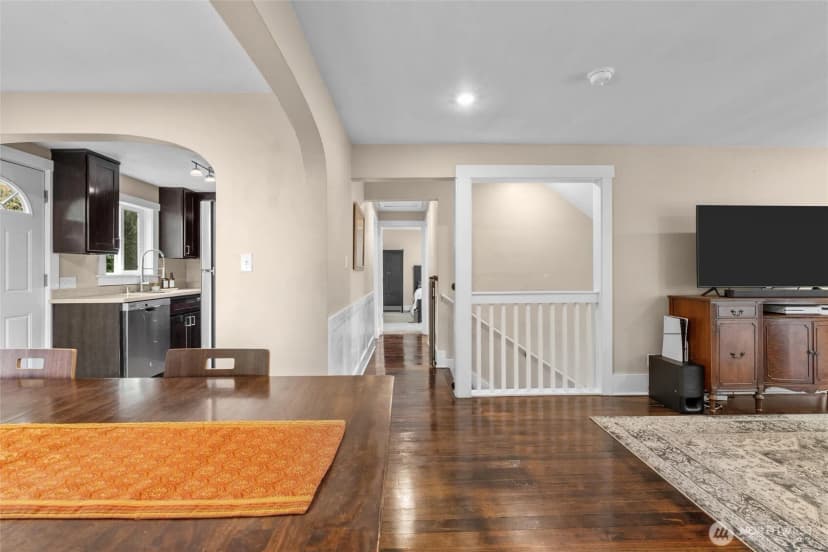 Property photo for 10808 53rd Avenue S, Seattle photo 8