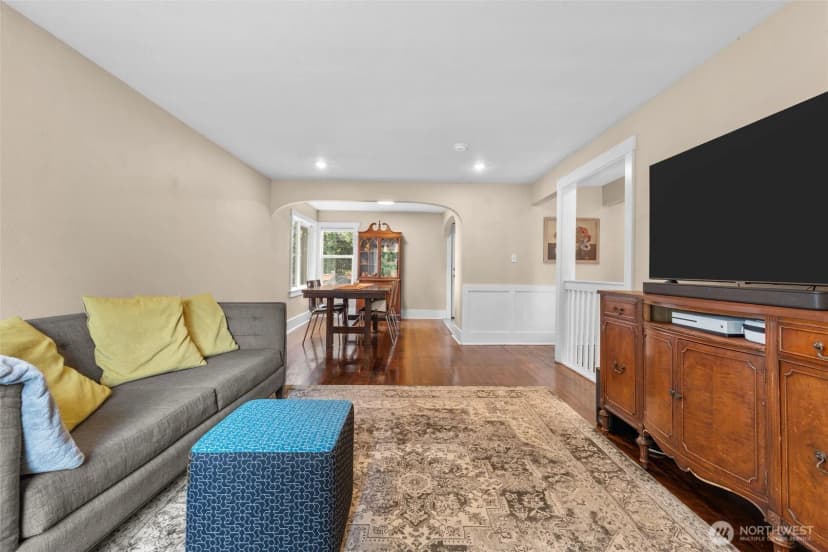 Property photo for 10808 53rd Avenue S, Seattle photo 3