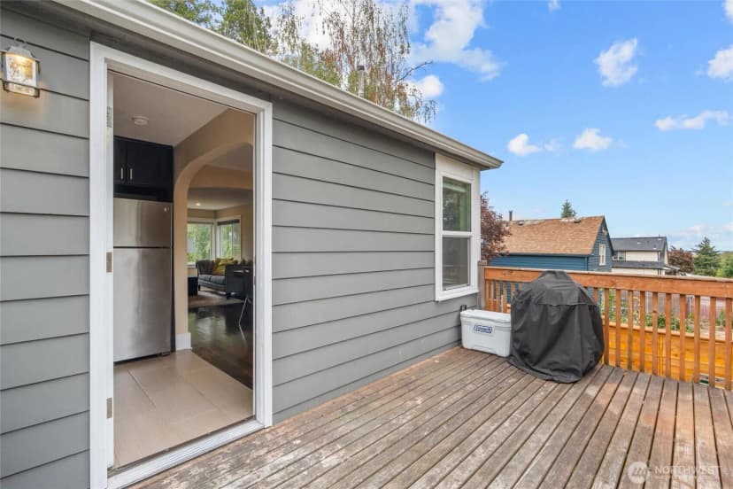 Property photo for 10808 53rd Avenue S, Seattle photo 9