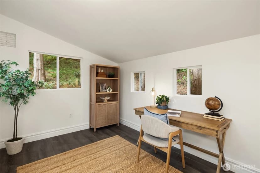 Property photo for 4057 96th Avenue Se, Mercer Island photo 32