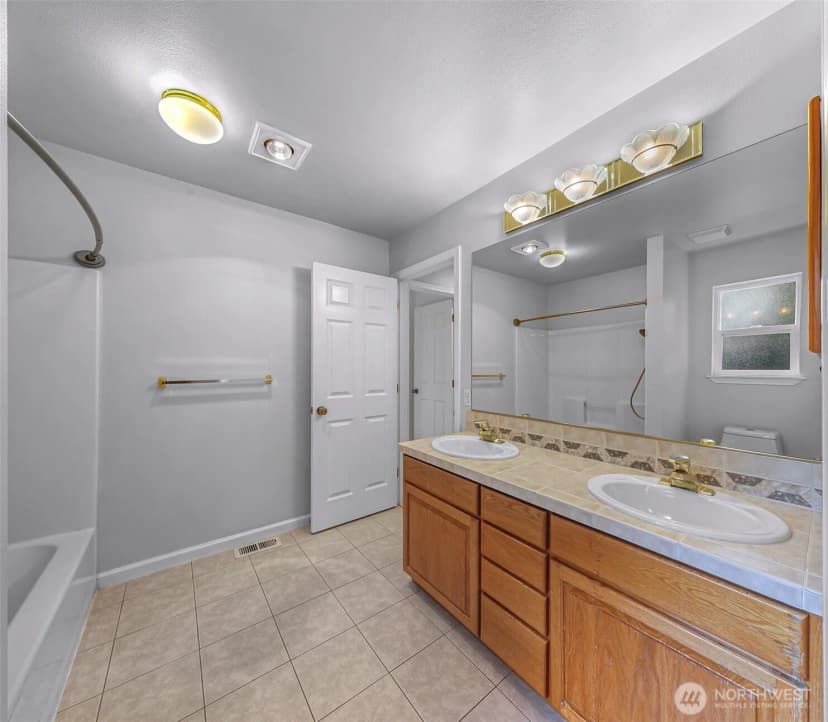 Property photo for 10409 Ne 151st Place, Bothell photo 29