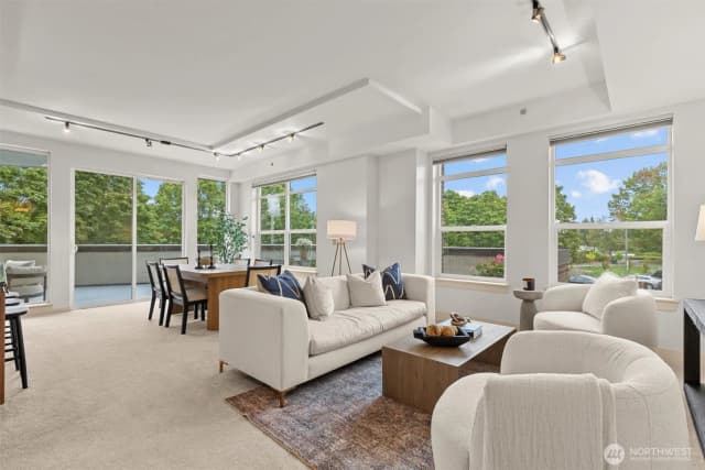 Property photo for 7800 Se 27th Street #206, Mercer Island photo 3