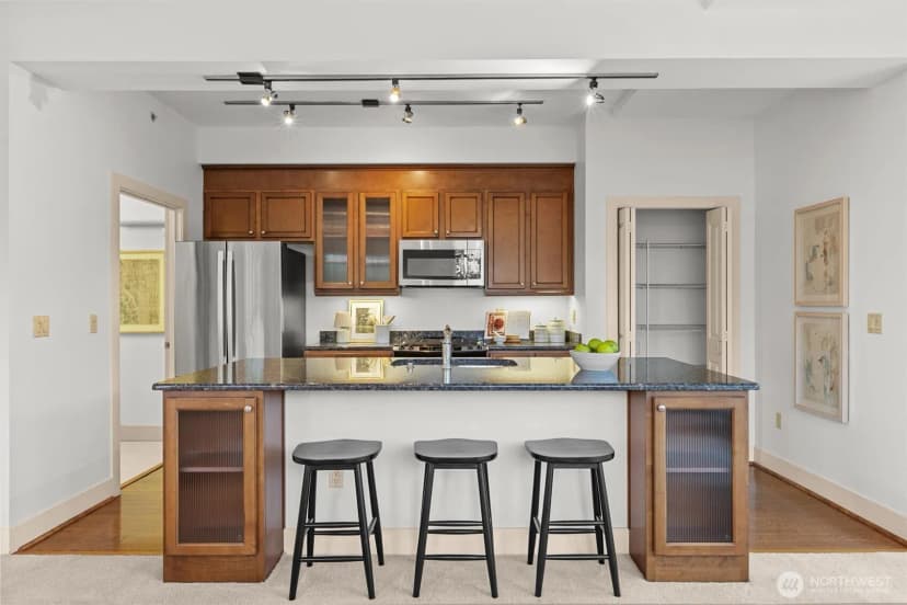 Property photo for 7800 Se 27th Street #206, Mercer Island photo 10