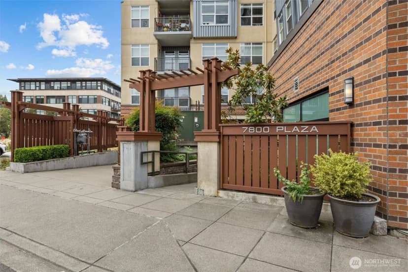 Property photo for 7800 Se 27th Street #206, Mercer Island photo 39