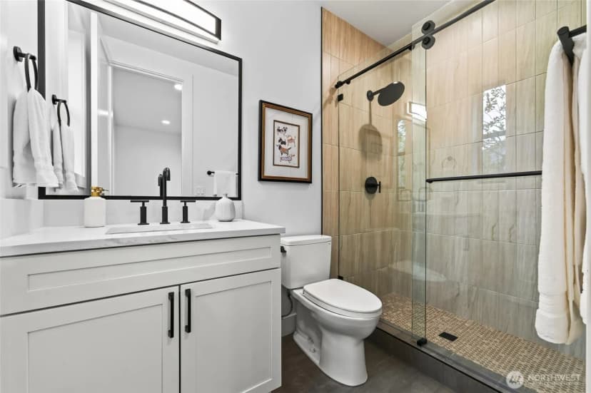 Property photo for 719 95th Avenue Ne, Bellevue photo 28