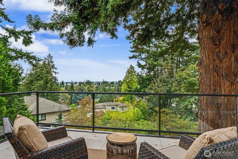 Property photo for 719 95th Avenue Ne, Bellevue photo 20