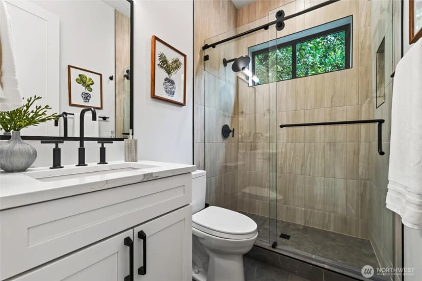 Property photo for 719 95th Avenue Ne, Bellevue photo 16