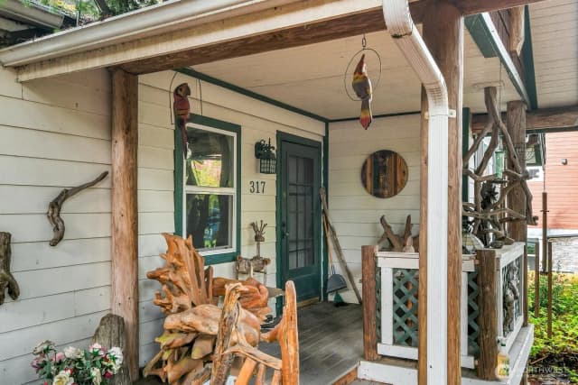Property photo for 317 N 138th Street, Seattle photo 2