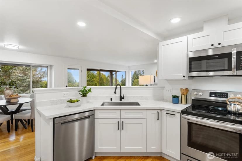 Property photo for 17105 76th Avenue W, Edmonds photo 9