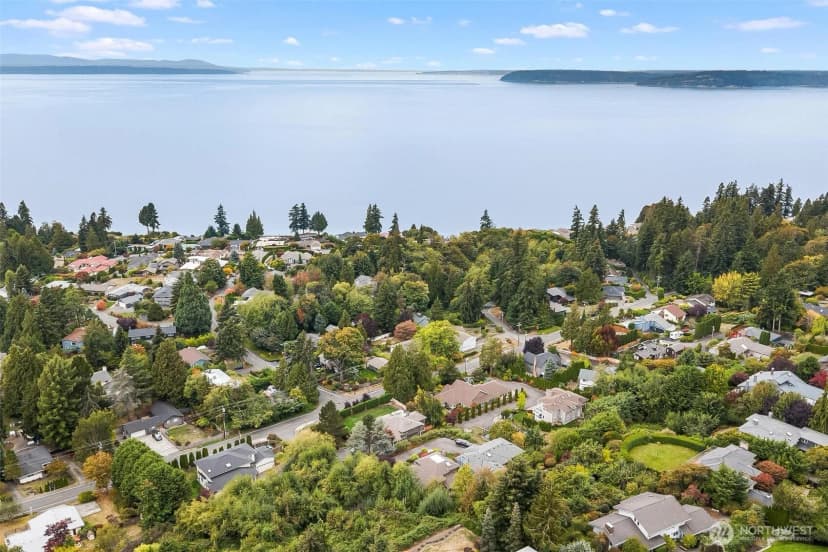 Property photo for 17105 76th Avenue W, Edmonds photo 4