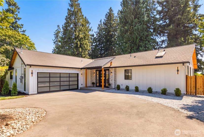 Property photo for 15729 Larch Way, Lynnwood