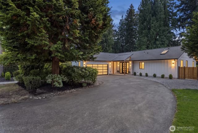 Property photo for 15729 Larch Way, Lynnwood photo 4