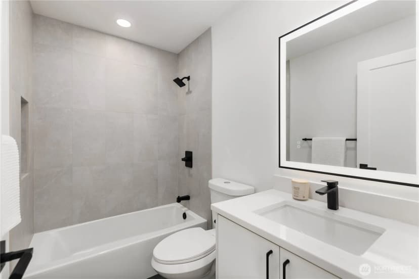 Property photo for 15729 Larch Way, Lynnwood photo 31