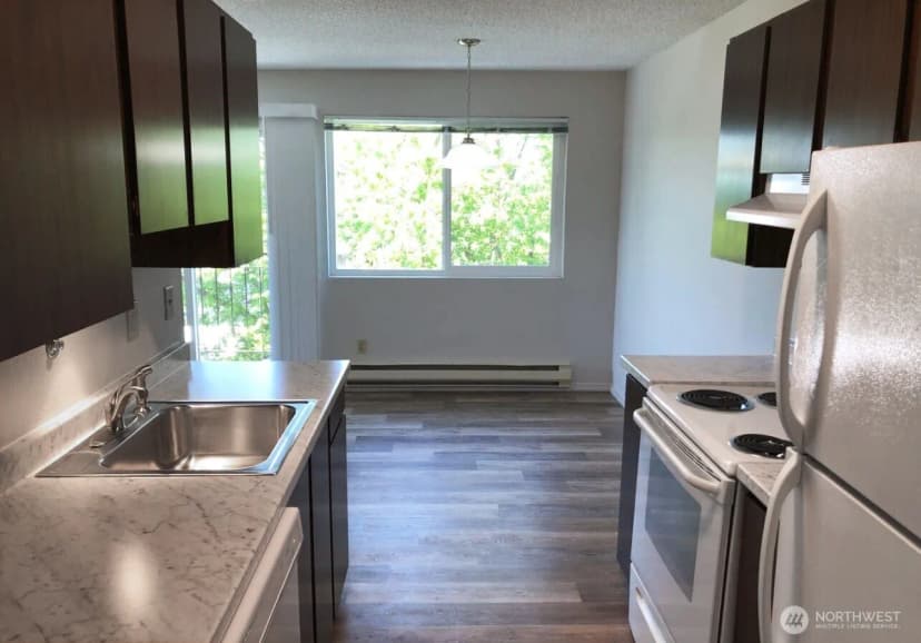 Property photo for 11255 Greenwood Avenue N, Seattle photo 9