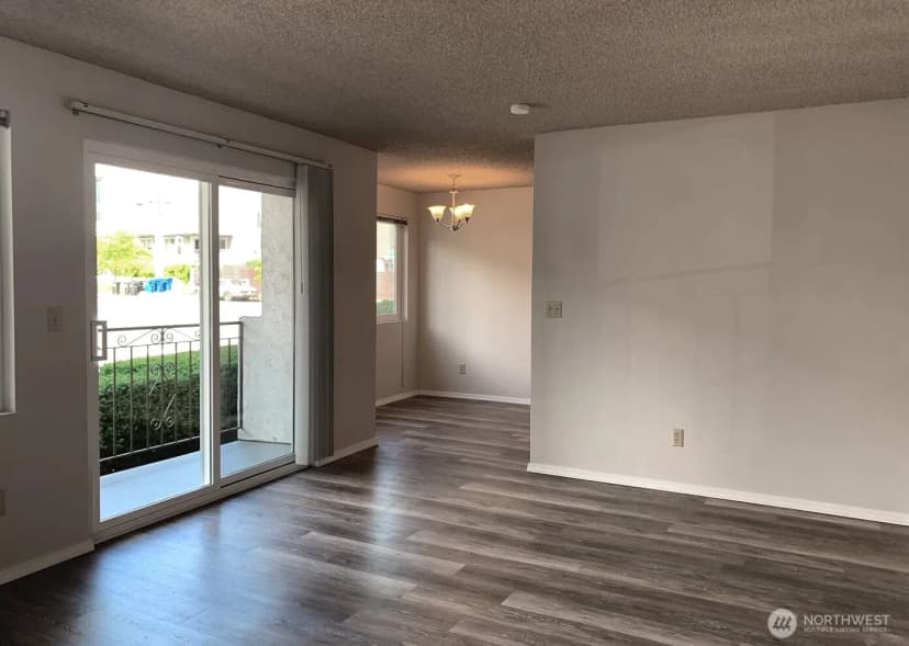Property photo for 11255 Greenwood Avenue N, Seattle photo 14