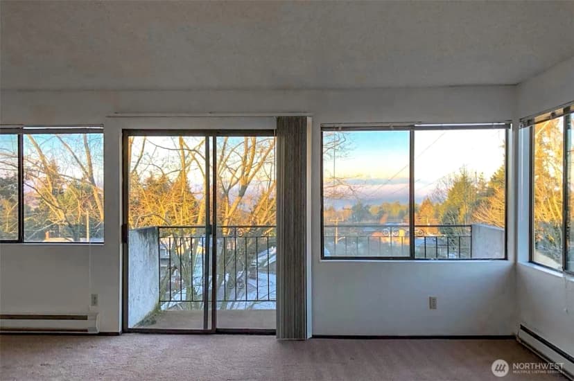Property photo for 11255 Greenwood Avenue N, Seattle photo 11
