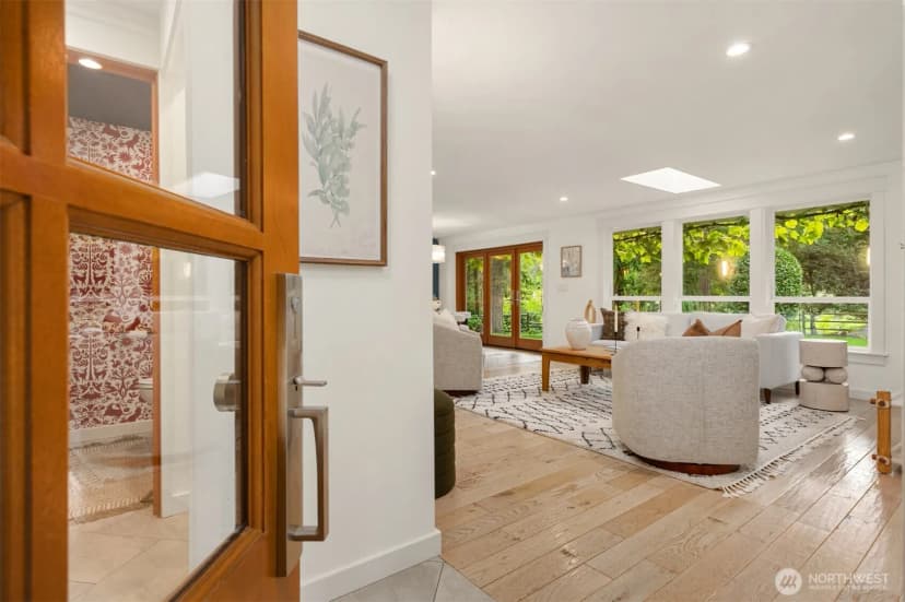 Property photo for 8453 Ferncliff Avenue Ne, Bainbridge Island photo 3
