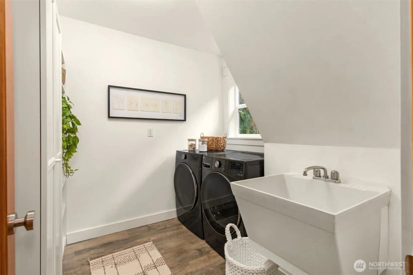 Property photo for 8453 Ferncliff Avenue Ne, Bainbridge Island photo 26