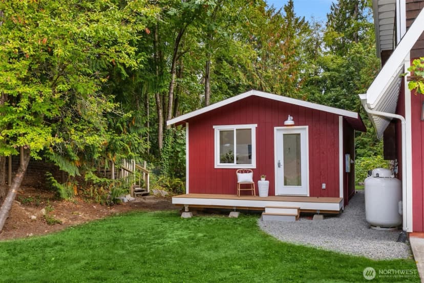Property photo for 8453 Ferncliff Avenue Ne, Bainbridge Island photo 28