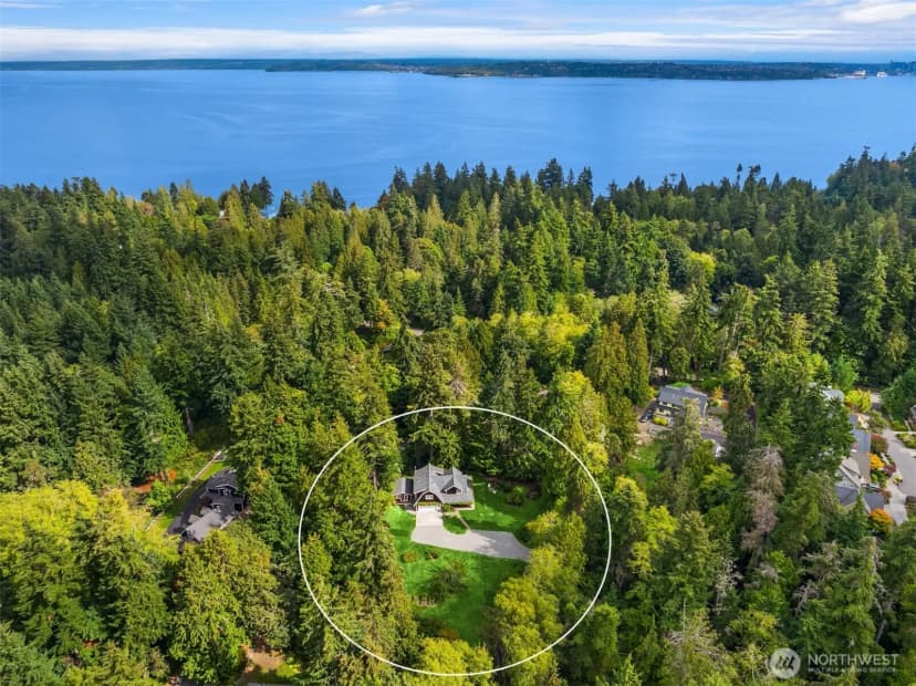 Property photo for 8453 Ferncliff Avenue Ne, Bainbridge Island photo 38